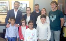 Luis Oujo tambi�n recibi� a los ni�os saharauis antes de su vuelta a casa. 