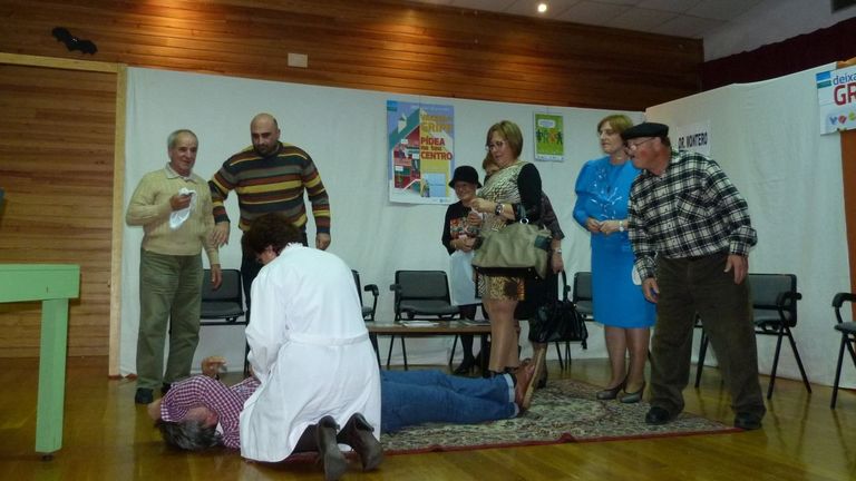 Unha actuación do grupo teatral local Augas do Sil