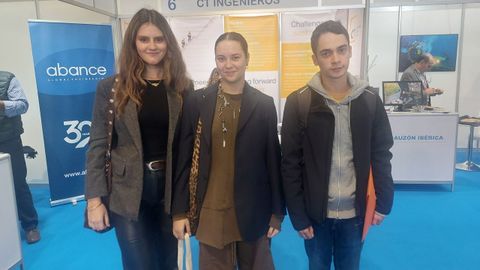 Laura, Luca y Carlos, estudiantes de Diseo Industrial a la bsqueda de empleo en la Feria Festalent