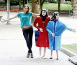 �Las tres Mar�as� arrancaron alguna que otra sonrisa a los visitantes de la Alameda.