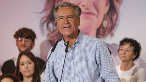 El exministro socialista Juan Fernando Lpez Aguilar,  nmero 13 de la candidatura del PSOE