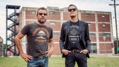 Carlos Tarque y Ricardo Ruip�rez de la banda de rock M-Clan.