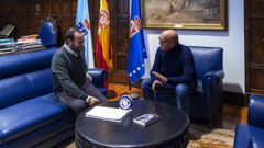 El alcalde de O Irixo, Manuel Cerdeira, en una foto de archivo con Jos Manuel Baltar.