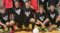 Facundo, en el centro de la imagen, con otros compa�eros del equipo de Os Pecheches