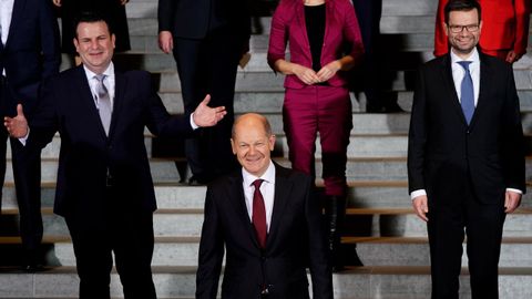Olaf Scholz, en la foto de familia del nuevo Gobierno alemán.