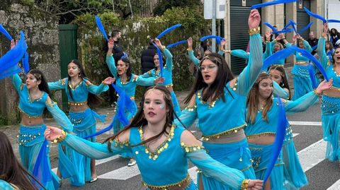 Desfile de comparsas de Muros