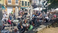 Terrazas en la calle San Francisco de Ribadeo