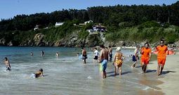 Vista general de la playa de Xilloi, en el municipio de O Vicedo, que tambi�n tendr� servicio de socorrismo.