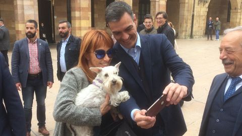 Pedro S�nchez durante su visita a Oviedo