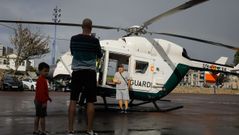 La exposici�n del servicio a�reo de la Guardia Civil puede verse en el paseo maritimo de O Burgo, en Culleredo (A Coru�a).