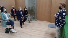 Las autoridades en la nueva sede de la Asociaci�n Espa�ola contra el C�ncer en Lugo