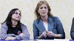 Cristina Bravo, en una foto de archivo junto a Bego�a Conde, t�a de Abascal y candidata por Ourense en el 2019.