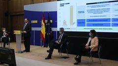 El ministro Jos� Luis �balos y otros altos cargos de Transportes durante la presentaci�n de los Presupuestos del departamento