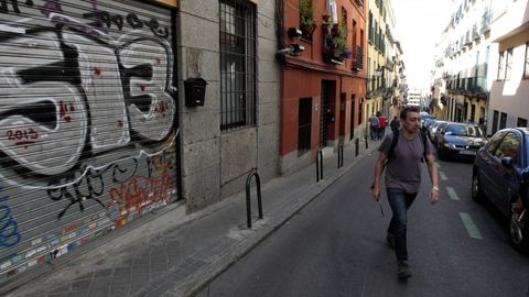 Imagen de archivo de una calle del barrio de Lavapi�s (Madrid).