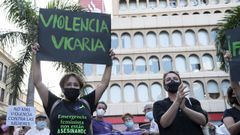 Protesta feminista en Tenerife en repulsa de los feminicidios de 2021.