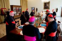 El papa se reuni� ayer con el nuevo Consejo de Cardenales que acometer� reformas en la Iglesia.