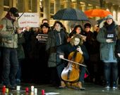 Concentracin en la ciudad de Stuttgart para honrar a los asesinados en Charlie Hebdo. 