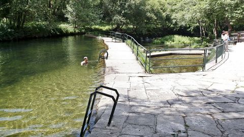 Playa fluvial de A Calzada, en Ponte Caldelas, la nica con bandera azul del interior de la provincia de Pontevedra