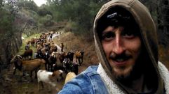 Un pastor extreme�o contra las cacer�as de lobos en Asturias