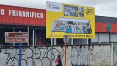 Cartel instalado en el antiguo matadero para anunciar al anteproyecto de un parque acu�tico.