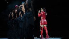La cantante actuando en el Palau Sant Jordi