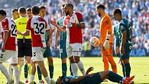 El gol de Javi Rodr�guez que supon�a el 4-2 fue anulado por falta.