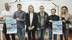 El concejal de Deportes de Ribeira, Xabier Vidal, y representantes del Club Nataci�n Ribeira presentaron la cita.