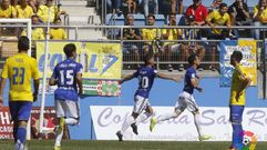 Linares celebra el segundo gol ante el Cdiz