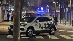 Un veh�culo de la Polic�a Local de Santiago en una patrulla nocturna