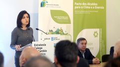 La conselleira de Medio Ambiente, �ngeles V�zquez, en una presentaci�n p�blica del pacto de los alcaldes por el clima celebrada en Ribeira, en una imagen de archivo