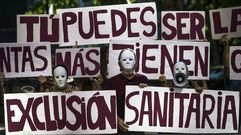 Protesta para pedir atenci�n sanitaria a todas las personas que viven en Espa�a.