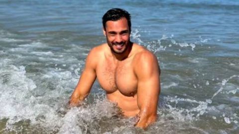 El piragista Rodrigo Germade en un da de playa