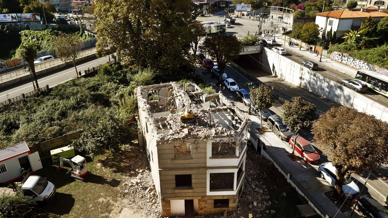 El Tribunal Superior avala que tres casas de la plaza de España de Vigo se conviertan en «zona verde»