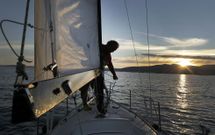 Paseo en barco de vela por la r�a de Arousa para ver el ocaso y la salida de la luna llena