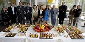 El personal del Geriatros Santiago celebra el segundo cumplea�os de la instituci�n.