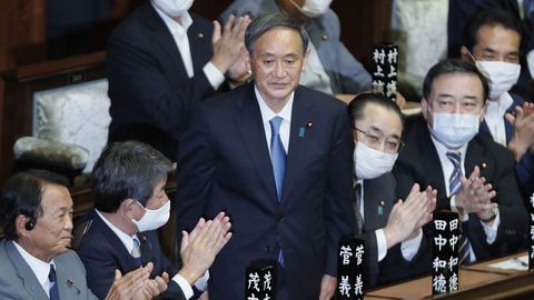 Yoshihide Suga, nuevo primer ministro de Jap�n