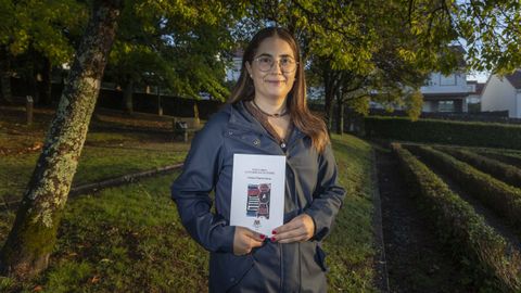 Cristina Negreira Barcia present� su primera libro en la casa de cultura de su pueblo, Negreira