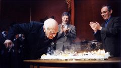 Fraguas celebra o seu aniversario no ano 1995 en Santiago