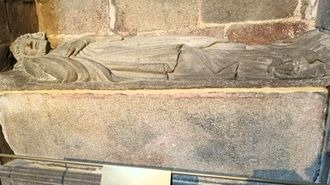 Tumba de Afonso VIII de Galicia e Le�n no Pante�n Real da catedral de Santiago. 