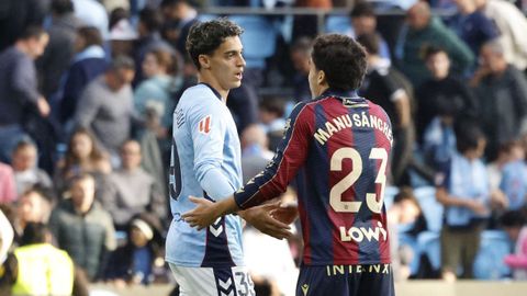 Manu S�nchez y Jones, en el Celta-Levante disputado en Bala�dos.