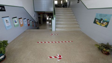 Señalización del protocolo anti-Covid-19 en el CEIP O Cantel