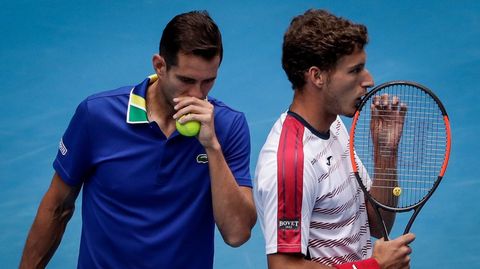 Garc�a-L�pez y Carre�o, en un momento de su partido con los Bryan en el Abierto de Australia