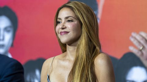 Shakira asiste a la presentaci&oacute;n de los artistas que participar&aacute;n en la final del Mundial.