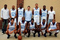 El t�cnico gallego, con la plantilla que entrenar�.