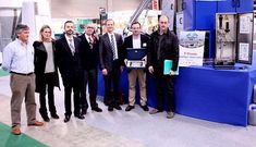 Representantes feriales y del jurado en la entrega del premio de innovaci�n tecnol�gica.