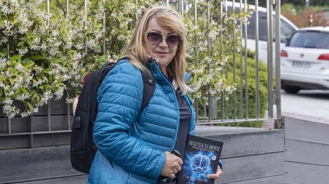 Elena Salas lleg� el lunes a Compostela, en un viaje en solitario un tanto frustrante a trav�s del Camino de Santiago, del que destaca el apoyo que encontr� a su paso. �Me quedo con lo hospitalario, lo humano y lo sensible que es el gallego. Te ayudan lo inimaginable y me he sentido muy escuchada�, indica una peregrina que recab� 400 firmas para su proyecto, La Semilla.