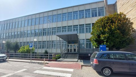 Fachada principal del instituto Davi�a Rey, donde Juan Art�mez trabaj� como profesor