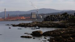 Vista de Alcoa desde el puerto de Mors (Xove)