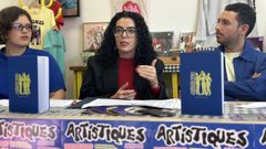 En el centro, la consejera de Cultura, Poltica Llingstica y Deporte, Vanessa Gutirrez, entre la responsable de Puru Remangu, Marina Bruno, y el periodista y promotor musical Xicu Ariza.