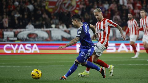 Derbi asturiano entre el Real Sporting de Gijon y el Real Oviedo en El Molin�n